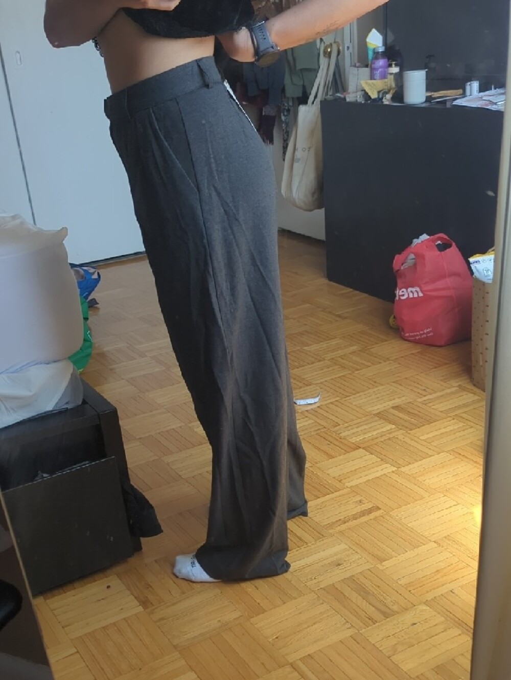 Tailored Wide-Leg Trousers in Charcoal Gray - Women's - Picture 3 of 7